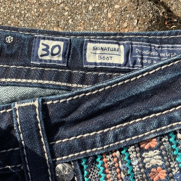 NEW WITH TAGS MISS ME SIGNATURE BOOT CUT JEANS, SIZE 30, INSEAM 34 - Picture 7 of 10